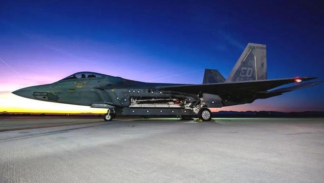 美军多方面提升CCA能力F-22或是其首型实战平台